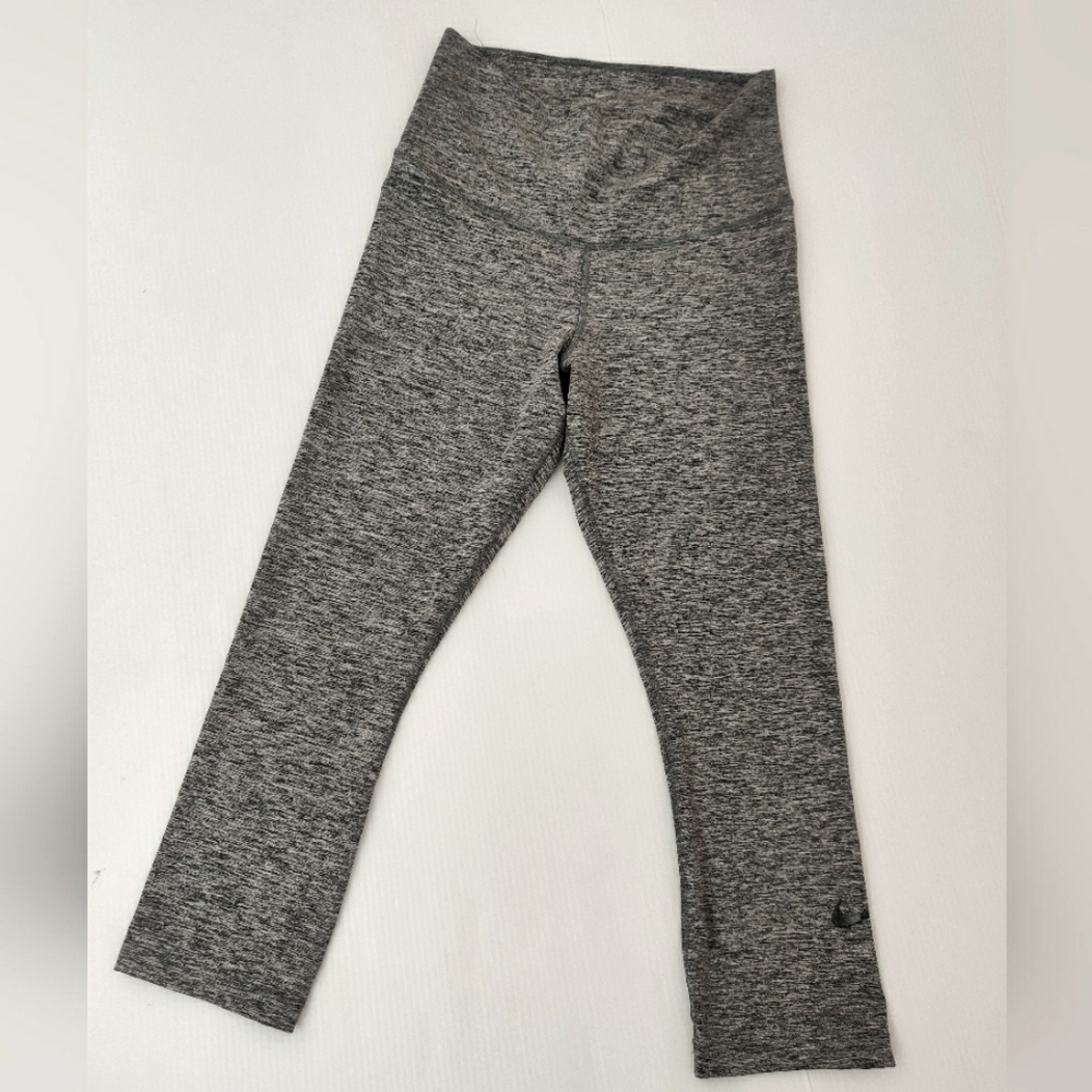 Nike Gray High-Waisted Leggings